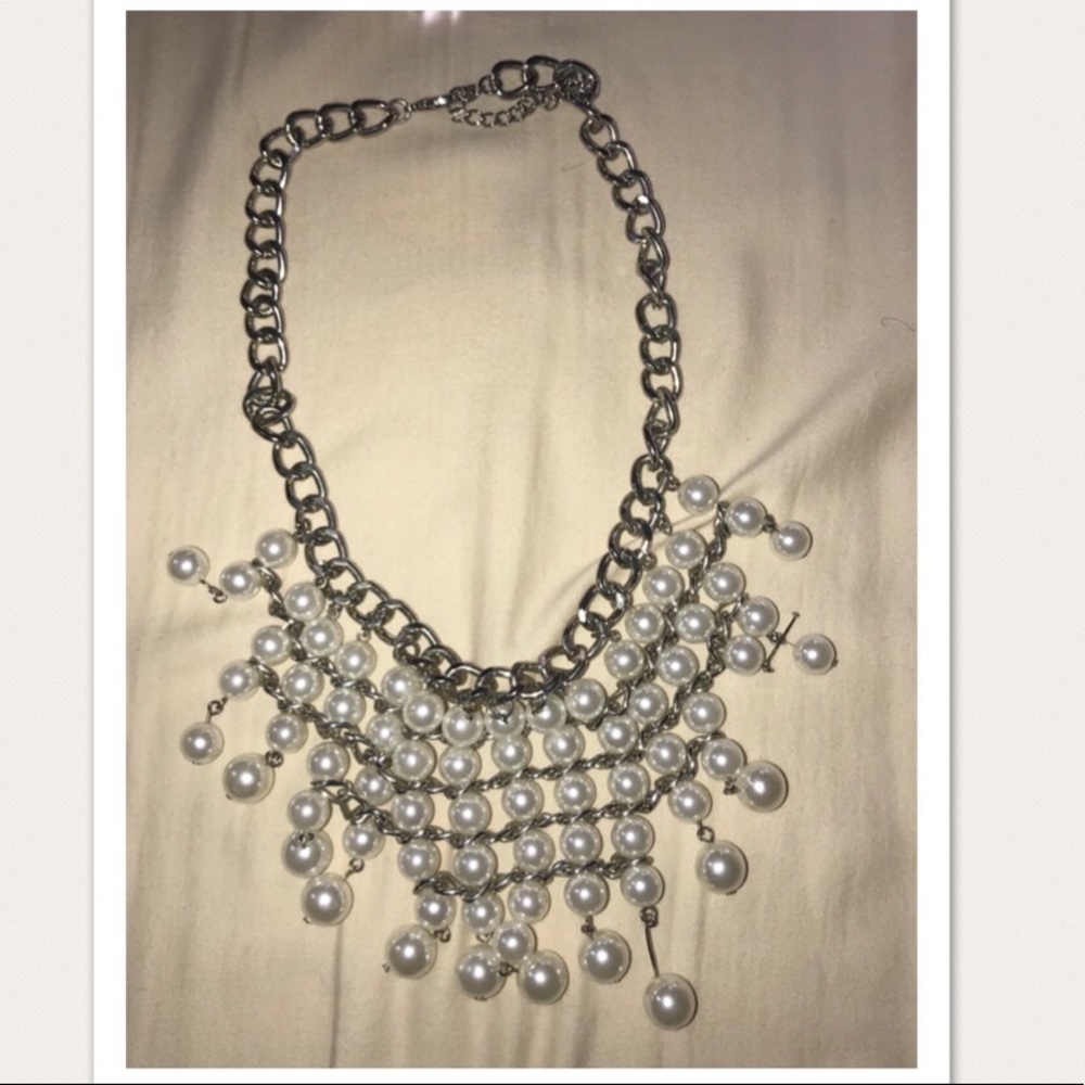 Chunky necklace.